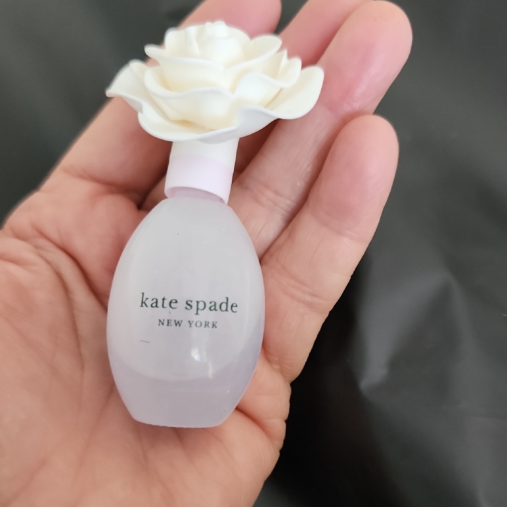 kate spade White Floral Body Oil - Picture 1 of 5